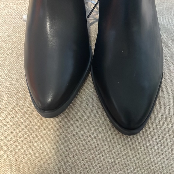 Never worn booties - Picture 3 of 6